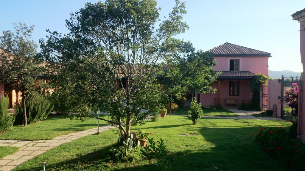 La Corte Dei Rei Aparthotel Castiadas Exterior foto