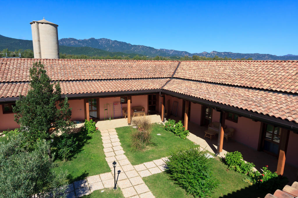 La Corte Dei Rei Aparthotel Castiadas Habitación foto