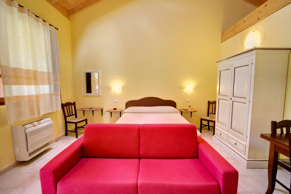 La Corte Dei Rei Aparthotel Castiadas Habitación foto